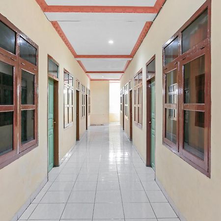 Oyo 93046 Hotel Fortuna Parepare المظهر الخارجي الصورة