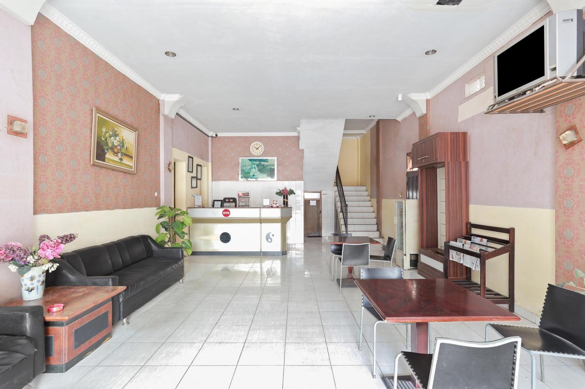 Oyo 93046 Hotel Fortuna Parepare المظهر الخارجي الصورة