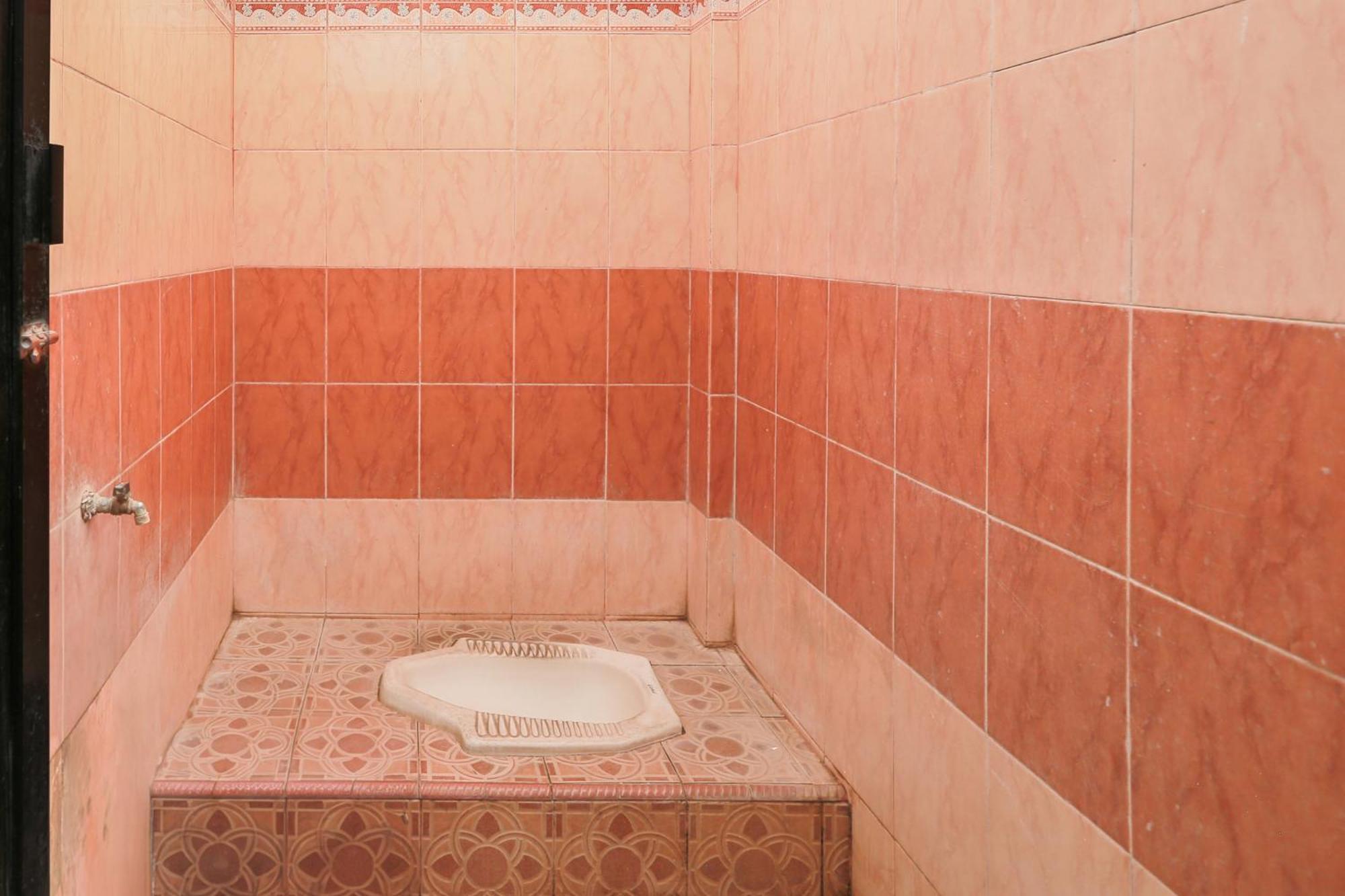 Oyo 93046 Hotel Fortuna Parepare المظهر الخارجي الصورة