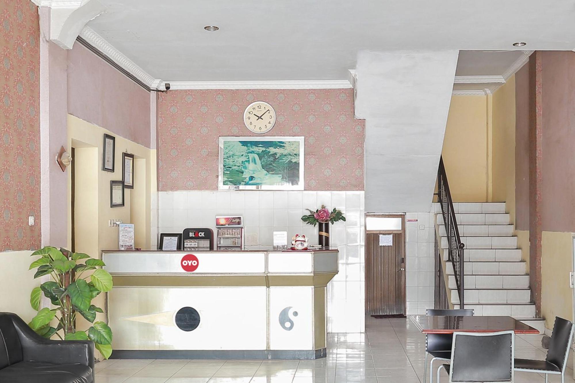 Oyo 93046 Hotel Fortuna Parepare المظهر الخارجي الصورة